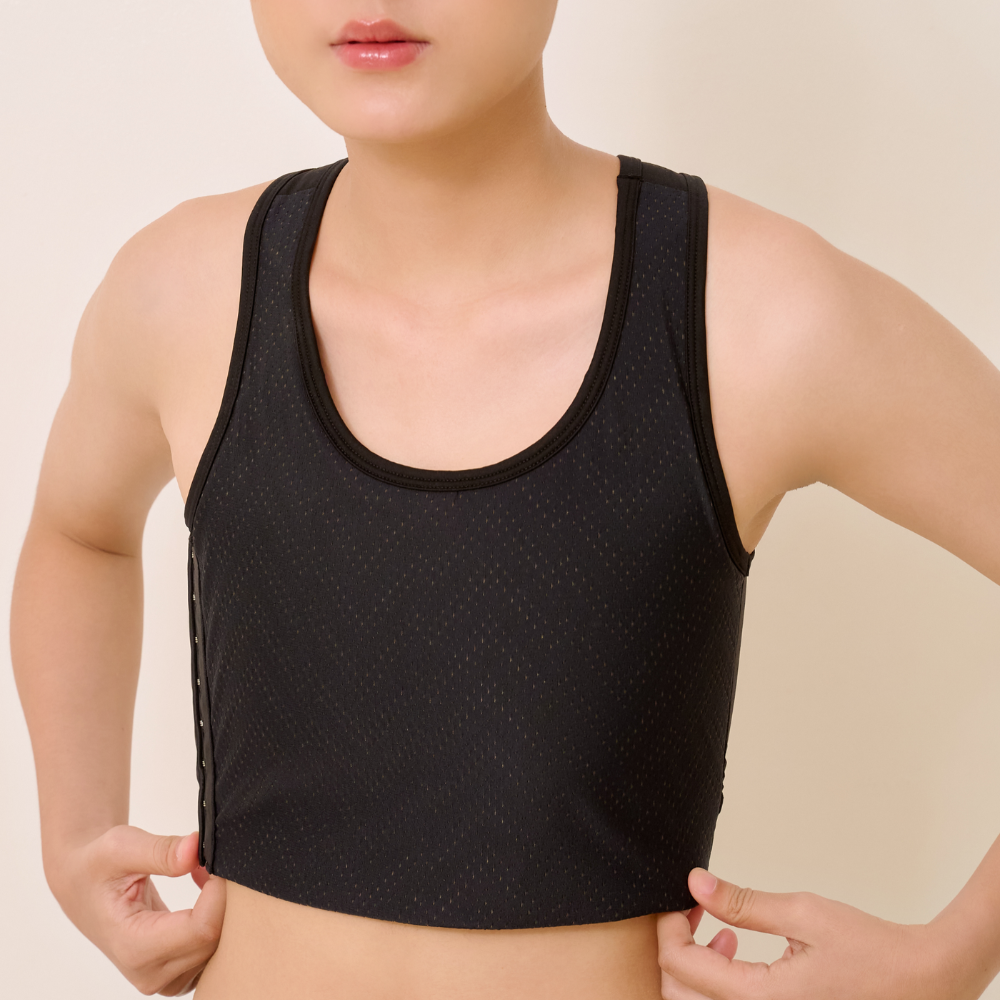 Wacoal FREEDOM เสื้อกล้ามกระชับอกแบบครึ่งตัวตะขอด้านข้างรุ่น WXT101 สีดำ (BL)