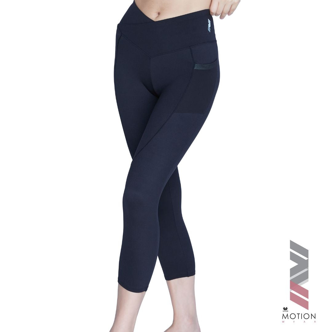 Wacoal Motion Wear กางเกงสำหรับออกกำลังกาย In to Out รุ่น WR7109 สีดำ (BL)