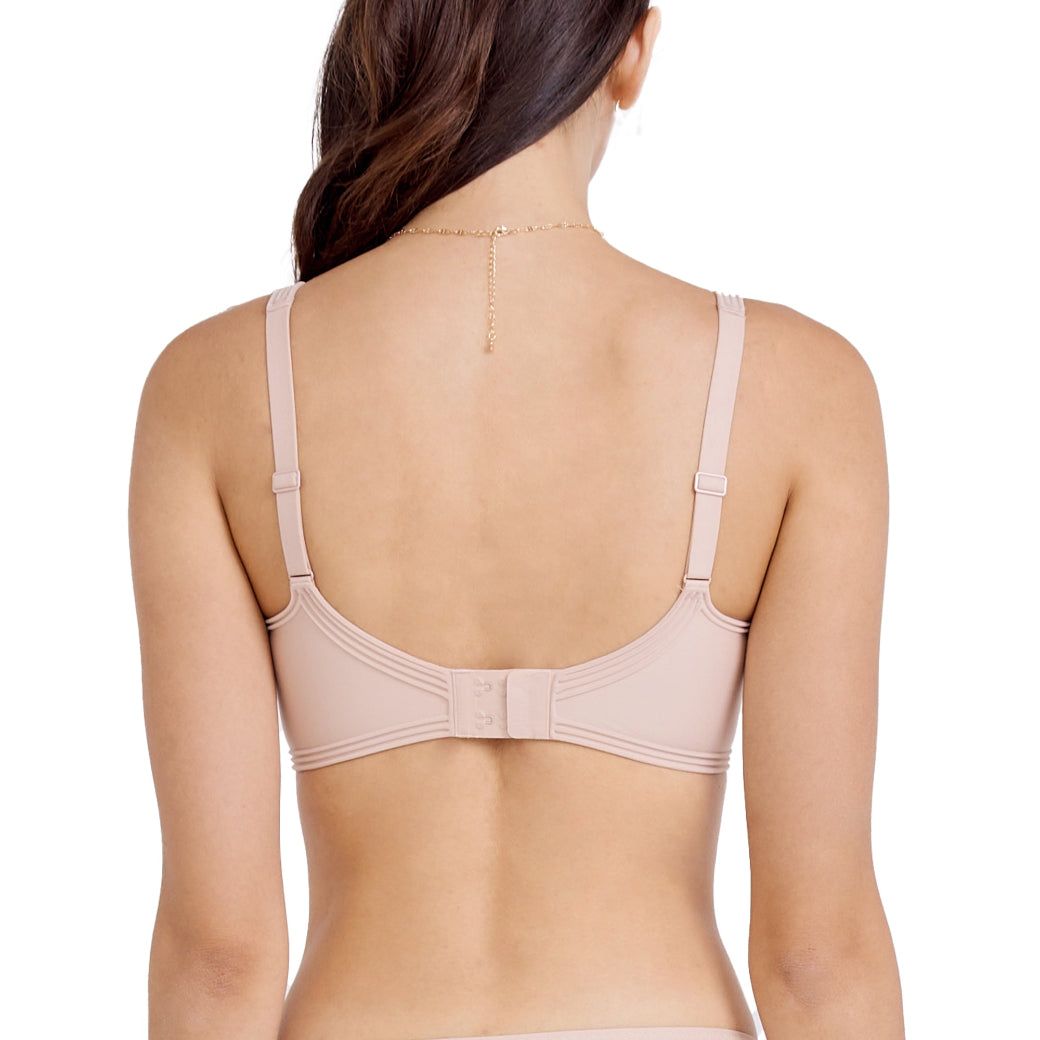 Wacoal Mood ชุดชั้นเนียน บราไร้โครง เนียนเรียบ ฟองน้ำบาง รุ่น MM1Y02 สีเบจ (BE)