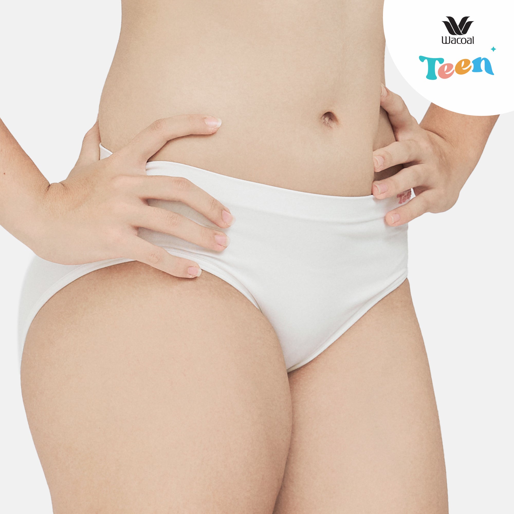 Wacoal Teen ชุดชั้นในสำหรับวัยใส บราไร้โครง รูปแบบเกาะอก รุ่น WBT109 (เข้าคู่ MUT108 ) สีครีม (CR)