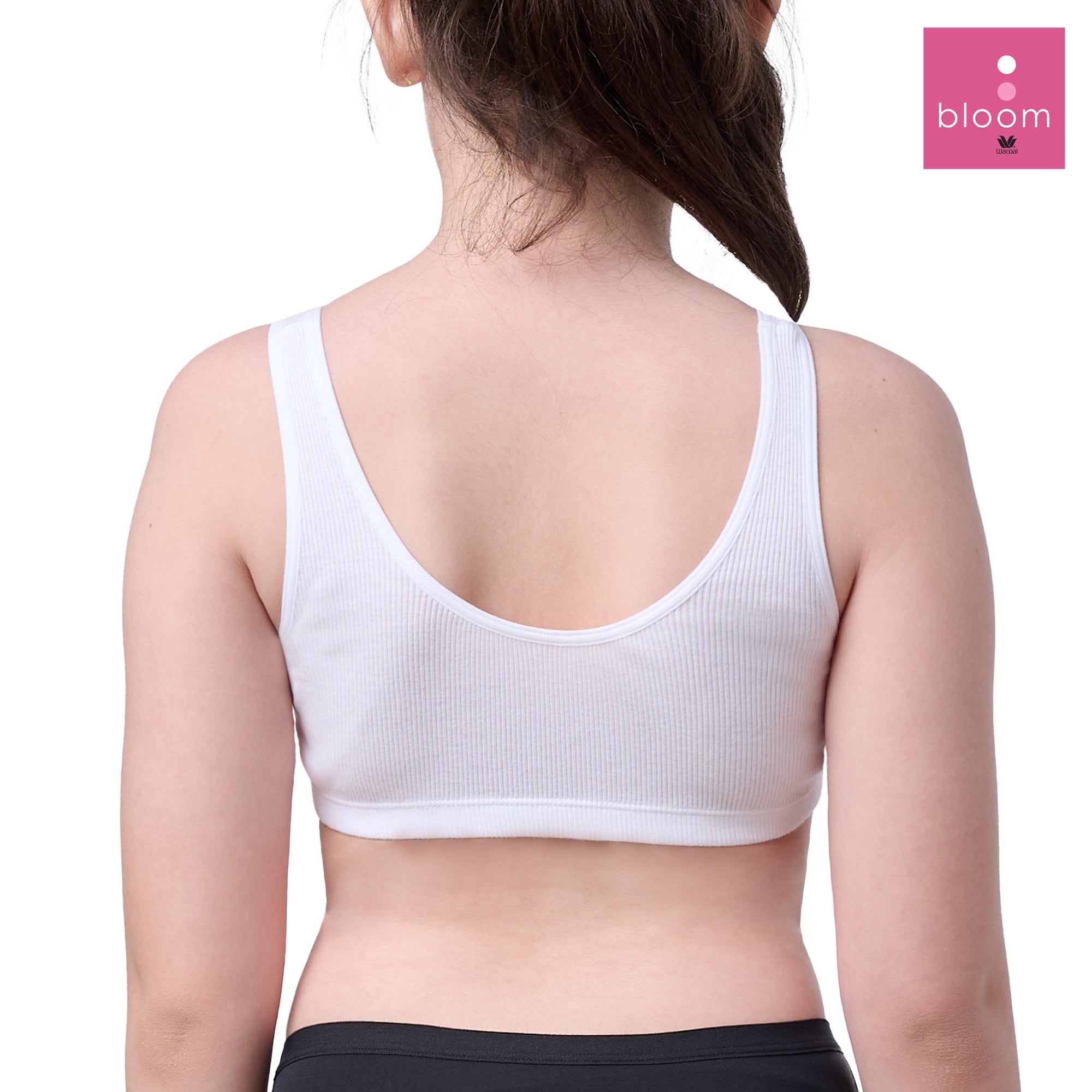 Wacoal Bloom Step 2 ชุดชั้นในสำหรับเด็ก เสื้อกล้ามครึ่งตัวแบบเรียบ Pack 2 ชิ้น รุ่น WH6H08 สีขาว (WH)