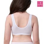 Wacoal Bloom Step 2 ชุดชั้นในสำหรับเด็ก เสื้อกล้ามครึ่งตัวแบบเรียบ รุ่น WH6L29 สีขาว (WH)