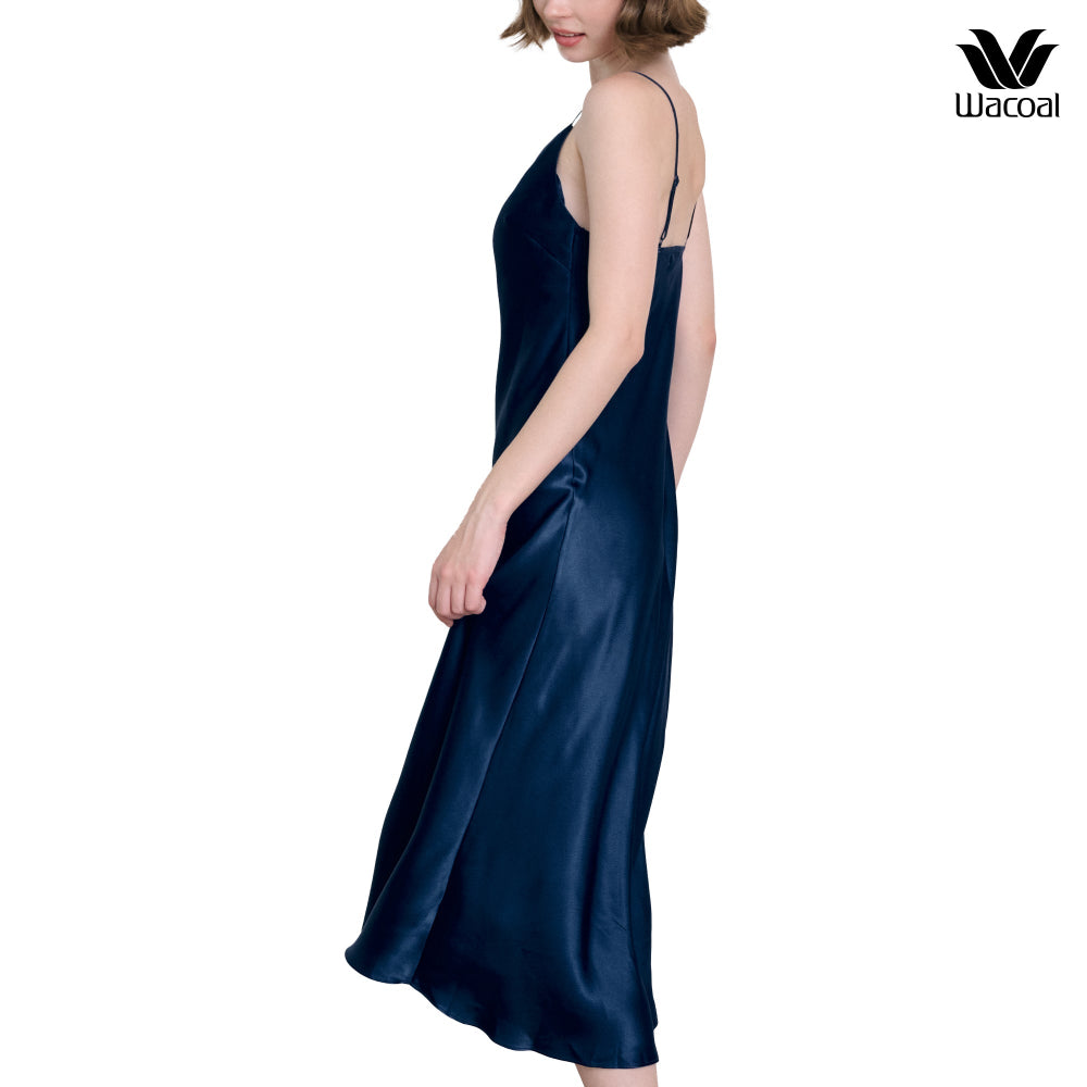 Wacoal Unban comfort ชุดนอน รูปแบบเดรส ผ้าซาติน รุ่น WN6G07 สีน้ำเงิน (NB)