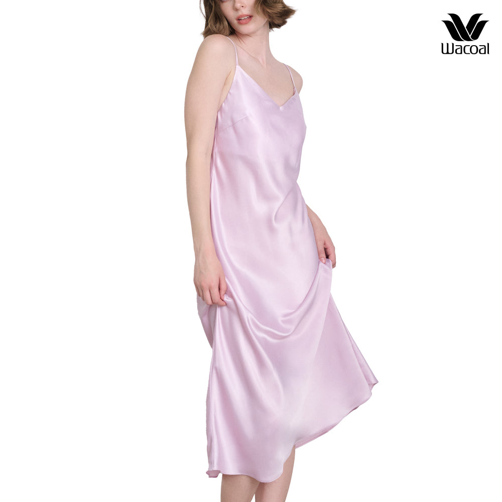 Wacoal Unban comfort ชุดนอน รูปแบบเดรส ผ้าซาติน รุ่น WN6G07 สีชมพู (PI)