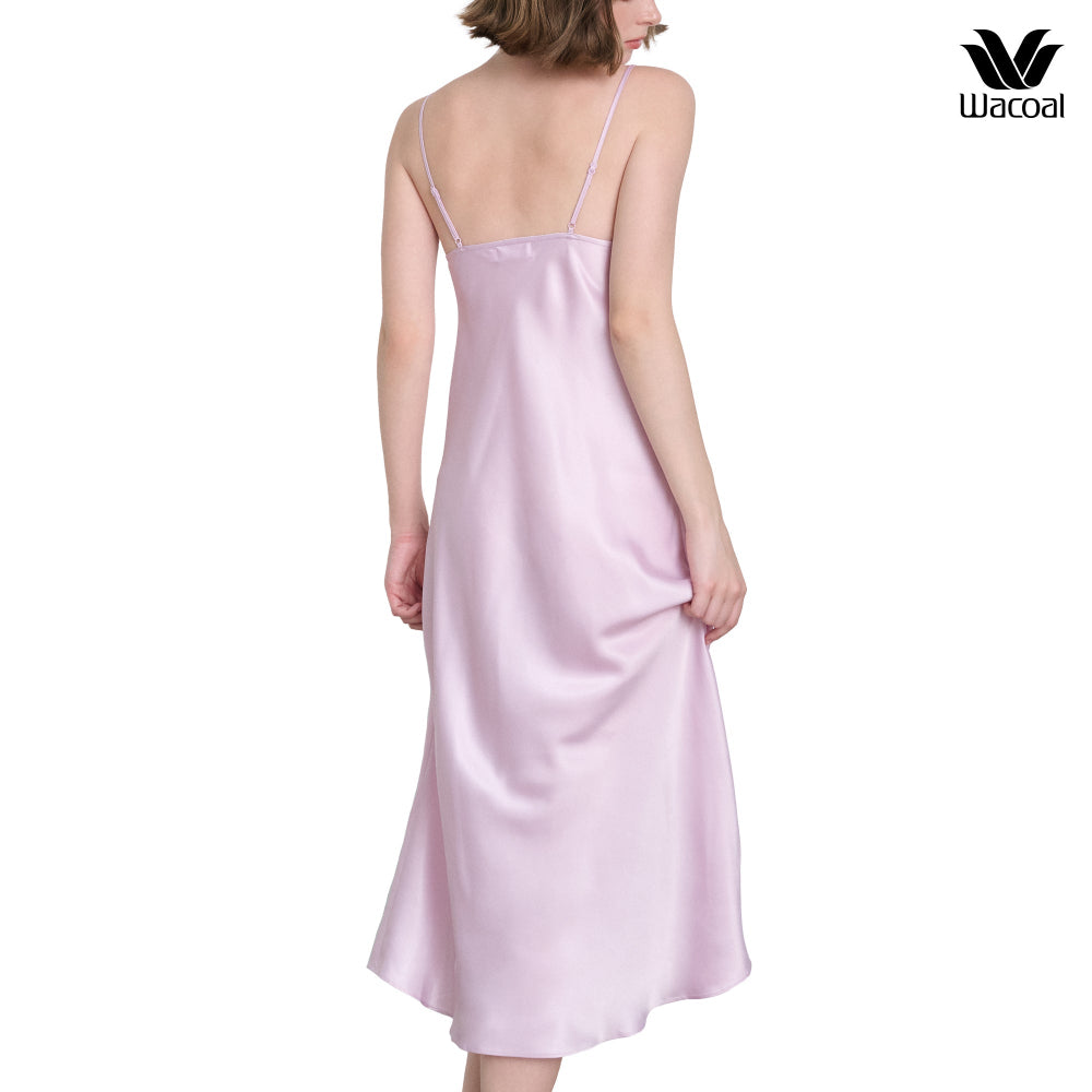 Wacoal Unban comfort ชุดนอน รูปแบบเดรส ผ้าซาติน รุ่น WN6G07 สีชมพู (PI)