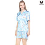 Wacoal X Meraki Alice Collection เซทชุดนอนกันโป๊แขนสั้น ขาสั้น ลายอลิซ รุ่น WN7D32 สีฟ้า (SX)