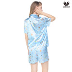 Wacoal X Meraki Alice Collection เซทชุดนอนกันโป๊แขนสั้น ขาสั้น ลายอลิซ รุ่น WN7D32 สีฟ้า (SX)