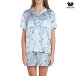 Wacoal Millie & Friends Circat Collection ชุดนอนกันโป๊ รูปแบบเสื้อแขนสั้น กางเกงขาสั้น ลายริ้ว รุ่น WN7D42 สีฟ้า (BU)