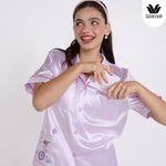 Wacoal Millie & Friends Circat Collection ชุดนอนกันโป๊ รูปแบบเสื้อแขนสั้น กางเกงขาสั้น รุ่น WN7D43 สีม่วง (LG)