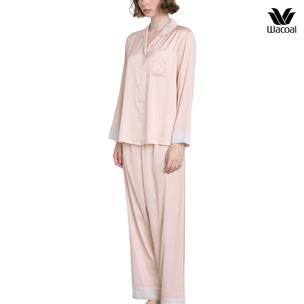 Wacoal DREAM LAND Collection ชุดนอนผ้าซาติน พิมพ์ลาย Magicorn รุ่น WN7E80 สีครีม (CR)