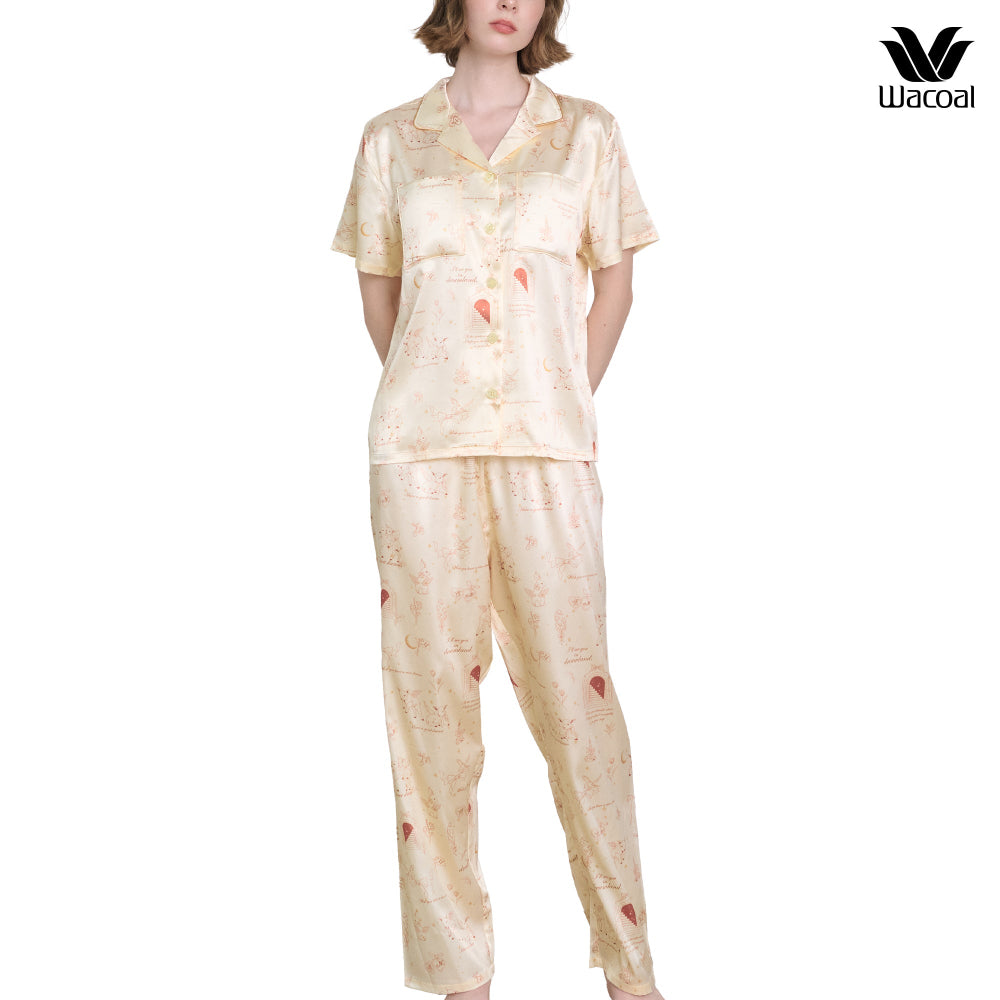 Wacoal Dreamland Collection ชุดนอนกันโป๊ แขนสั้นขายาว ผ้าซาติน พิมพ์ลาย Stary clouds รุ่น WN7V21 สีครีม (CR)