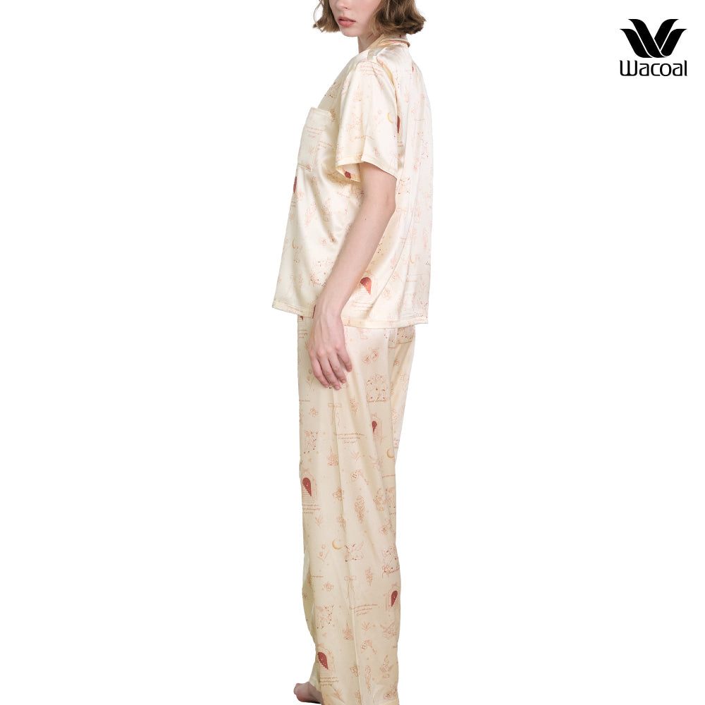 Wacoal Dreamland Collection ชุดนอนกันโป๊ แขนสั้นขายาว ผ้าซาติน พิมพ์ลาย Stary clouds รุ่น WN7V21 สีครีม (CR)