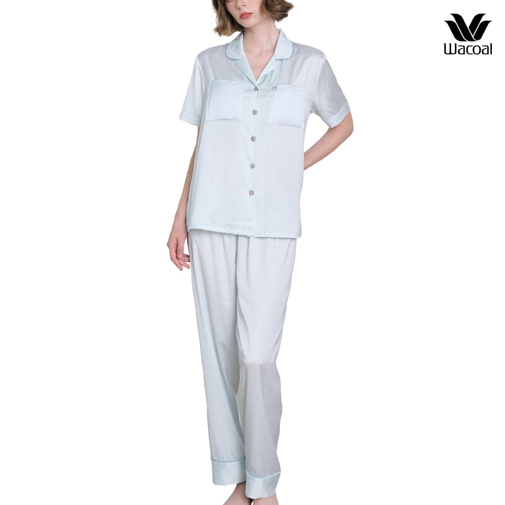 Wacoal Urban comfort ชุดนอนผ้าซาติน แขนสั้น ขายาว รุ่น WN7V26 สีฟ้า (ME)