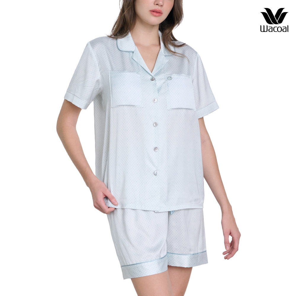 Wacoal Urban comfort ชุดนอนผ้าซาติน แขนสั้น ขาสั้น รุ่น WN7V27 สีฟ้า (ME)