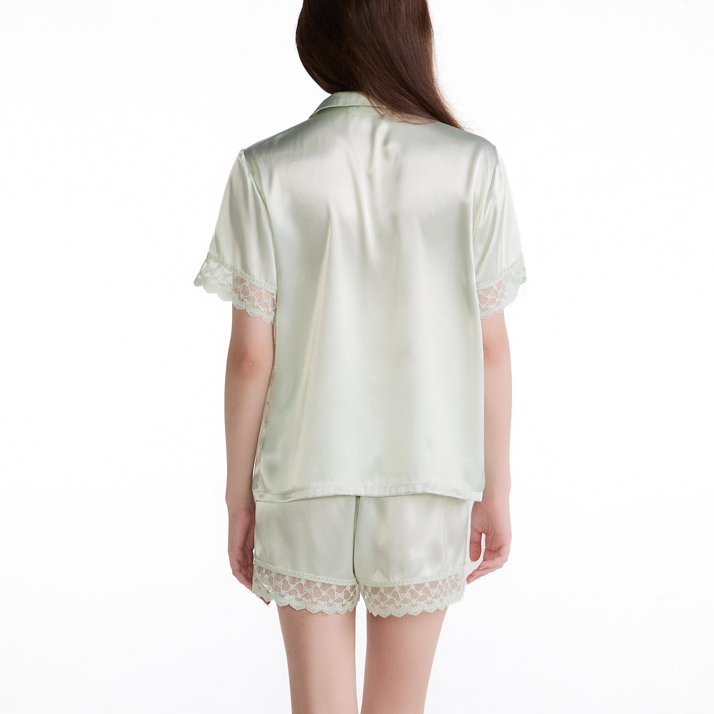 Wacoal x Proud ชุดนอนเซ็ต กันโป๊ เสื้อแขนสั้น กางเกงขาสั้น WNC702 สีเขียว (ME)