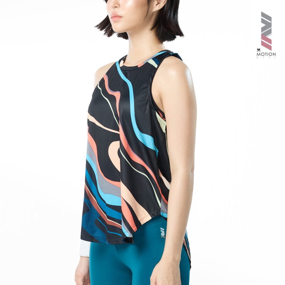 Wacoal Motion Wear เสื้อสำหรับออกกำลังกาย Outer รุ่น WR4105 สีดำ (BL)