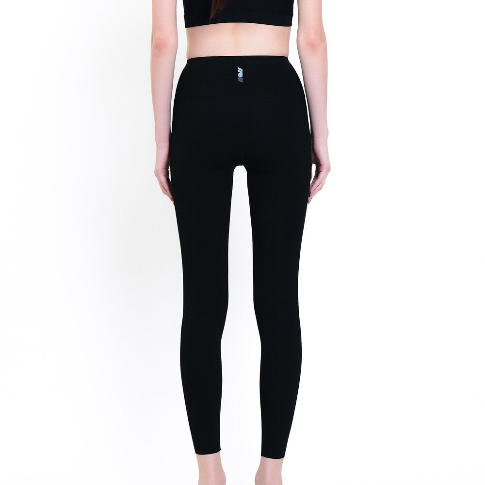 Wacoal Motion Wear กางเกงสำหรับออกกำลังกาย Outer รุ่น WR7124 สีดำ (BL)