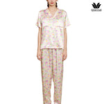 Wacoal Any Thai Any Where Collection วาโก้ ชุดนอนกันโป๊ รูปแบบเสื้อแขนสั้น กางเกงขายาว พิมพ์ลายขนมไทย รุ่น WN7V15 สีเหลือง (YE)
