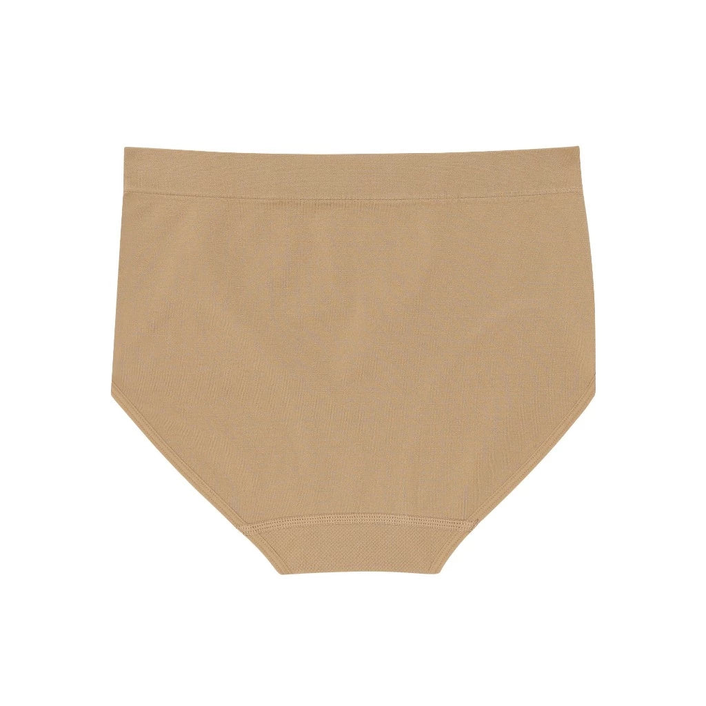 Wacoal Body Seamless Panty กางเกงในรุ่น WU3E03 สีโอวัลติน (OT)