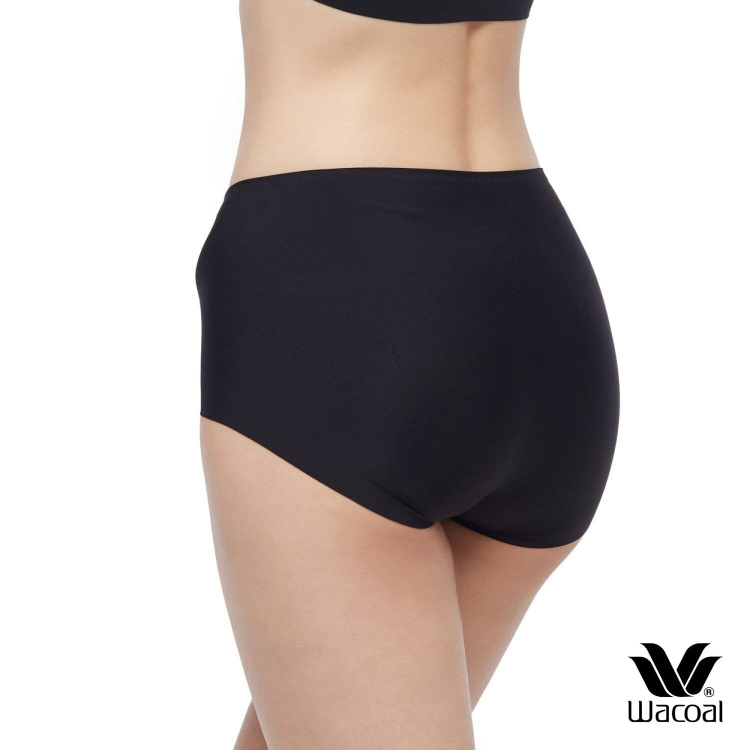Wacoal Oh my nudes panty กางเกงในไร้ขอบ เนียนเรียบ รูปแบบเต็มตัว Set 5 ชิ้น รุ่น WU4F99 คละสี (สีเบจ2-สีดำ2-สีเทา1)