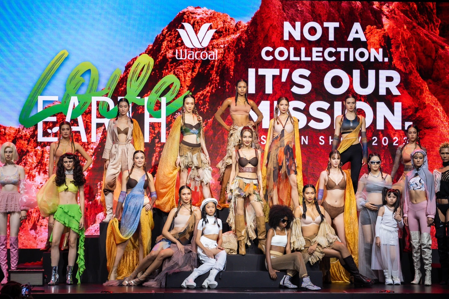 วาโก้จะไม่หยุด คงคอนเซ็ปต์ WACOAL LOVE EARTH “NOT A COLLECTION. IT’S OUR MISSION.” เพราะวาโก้ไม่ใช่แค่คอลเลกชันชุดชั้นใน แต่คือภารกิจรักษ์โลกอย่างยั่งยืน  ในงานสหกรุ๊ปแฟร์ ครั้งที่ 27 ไบเทคบางนา