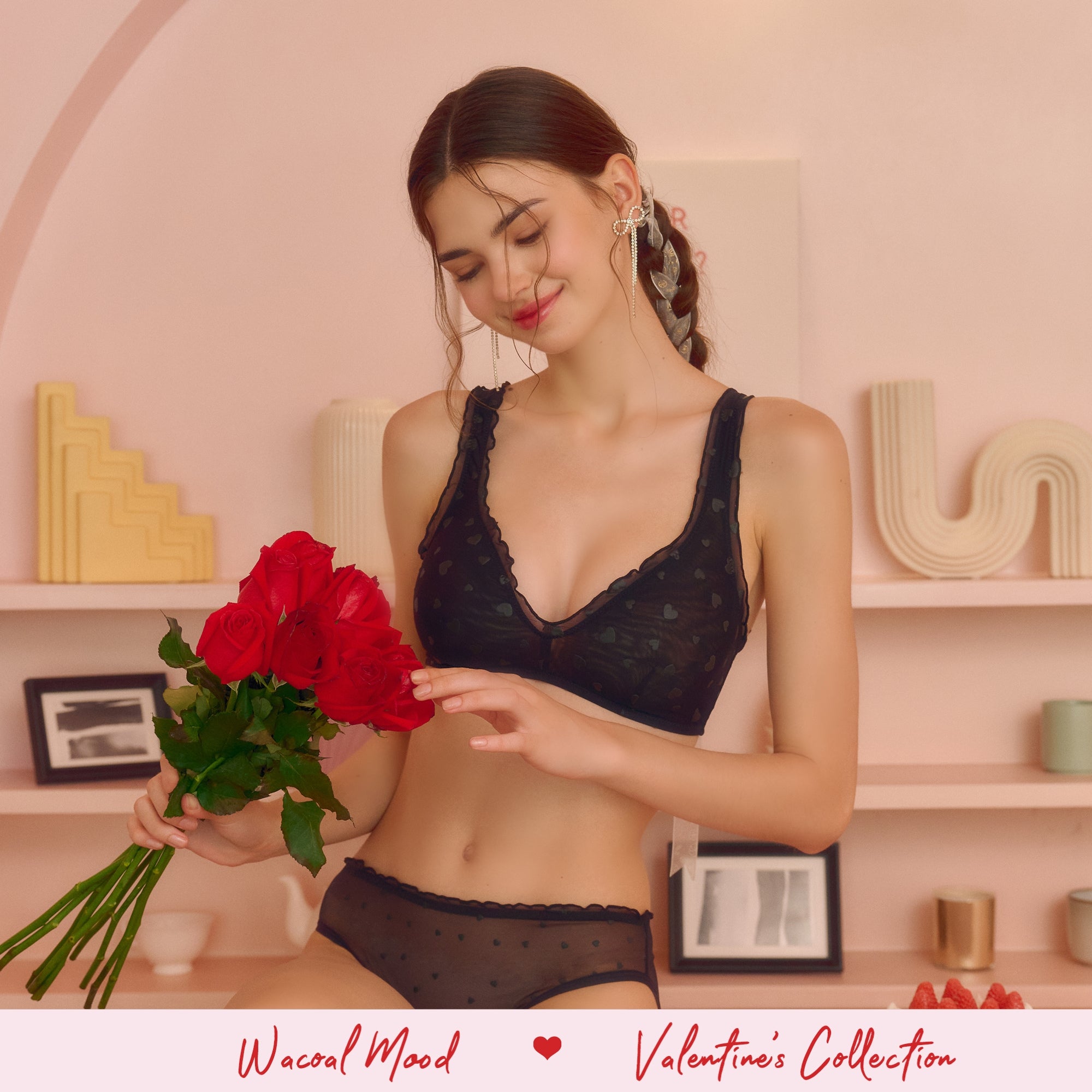 Wacoal Mood ชุดชั้นในวัยรุ่น บราไร้โครง รุ่น MM1Y16  (เข้าคู่ MUMY15 )สีดำ (BL)
