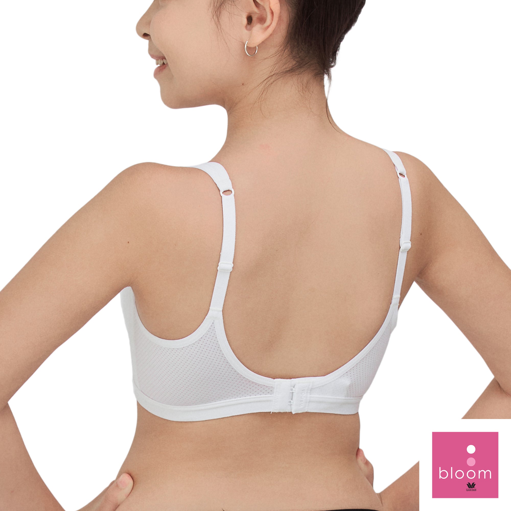 Wacoal Bloom Step 3 ชุดชั้นในสำหรับเด็ก เสื้อในเด็กไม่มีโครง ดีไซน์สปอร์ต รุ่น WB1N06