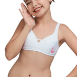 Wacoal Bloom Step 3 children's underwear Children's underwire bra with a little logo pattern, model WB1Y09, white (WH)