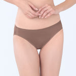 Wacoal Best Innovation, the best non-wired bra of the year, model WB5X95 (paired with MUP200 pants), brown (BR)