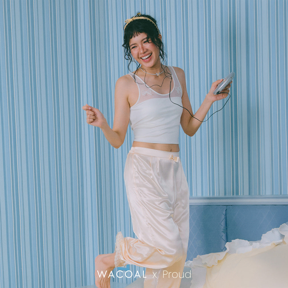 WACOAL x PROUD เสื้อกล้าม ผ้าซาติน แต่งผ้าตาข่ายและลูกไม้ WHCA01 สีครีม (CR)