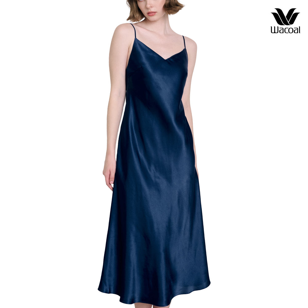 Wacoal Unban comfort ชุดนอน รูปแบบเดรส ผ้าซาติน รุ่น WN6G07 สีน้ำเงิน (NB)