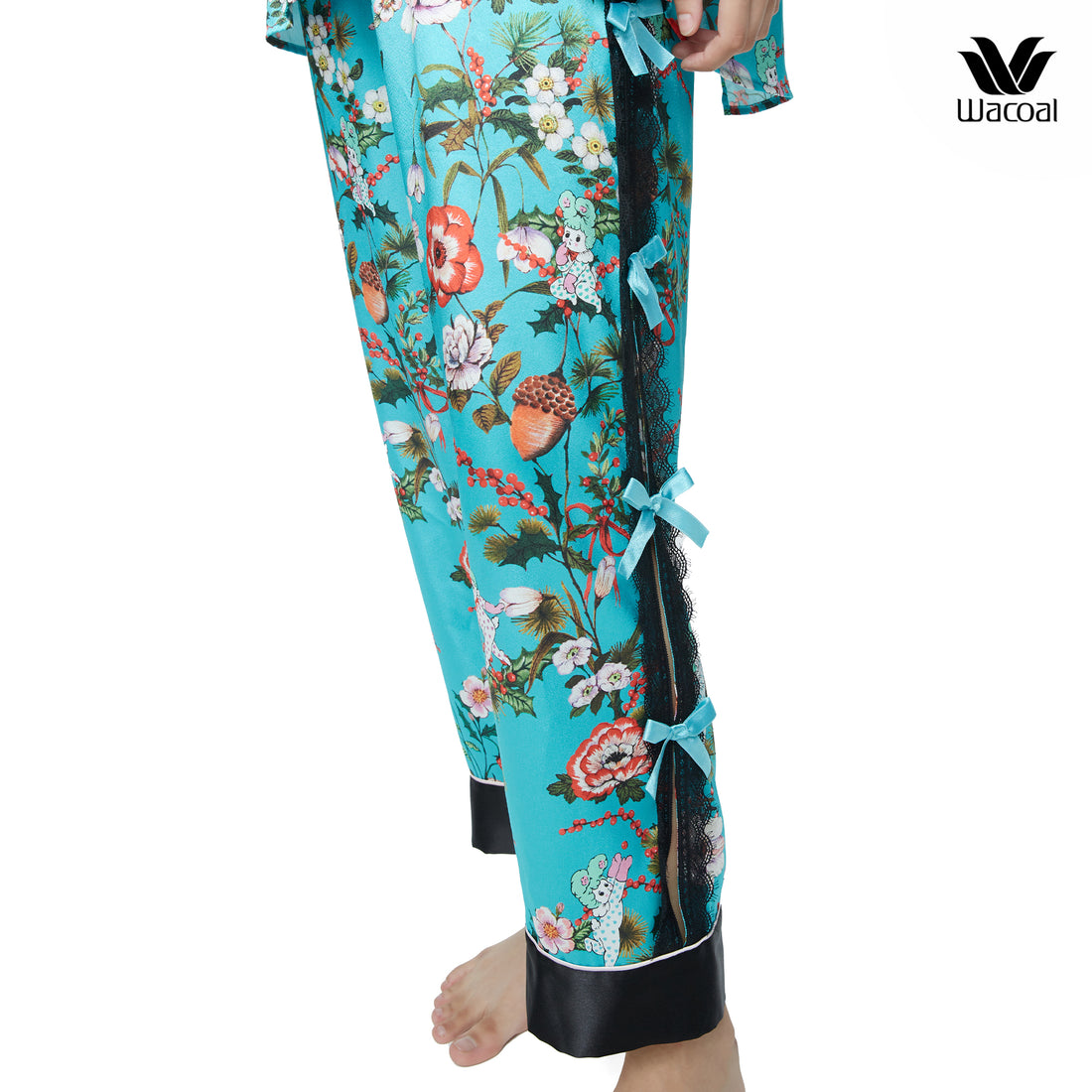 Wacoal x Phannapast: “Candy Wrappers Collection” ชุดนอนเสื้อแขนยาว กางเกงขายาว รุ่น WN7D24  สีน้ำเงิน (BU)