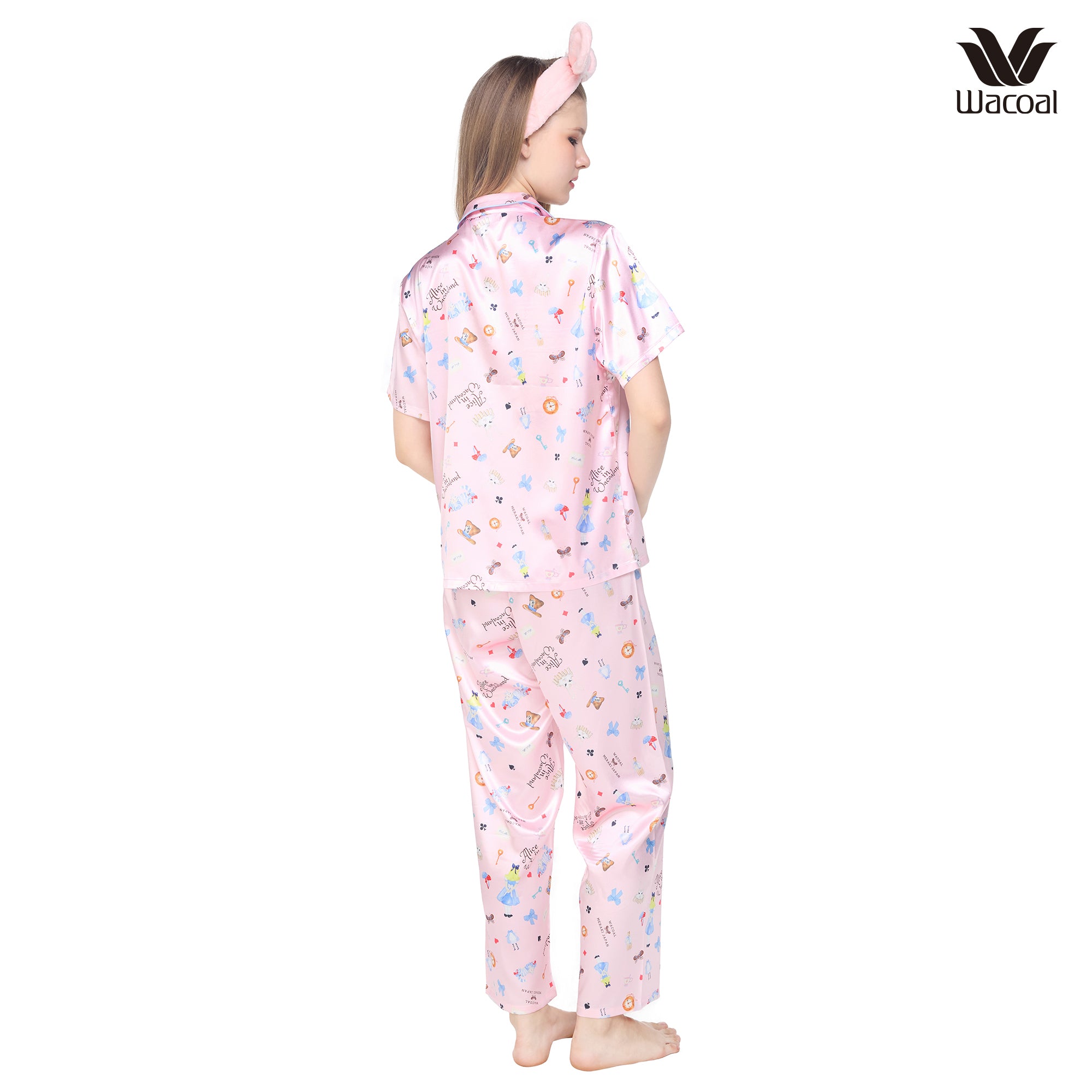 Wacoal X Meraki Alice Collection เซทชุดนอนกันโป๊แขนสั้น ขายาว ลายอลิซ รุ่น WN7D33 สีชมพู (PI)