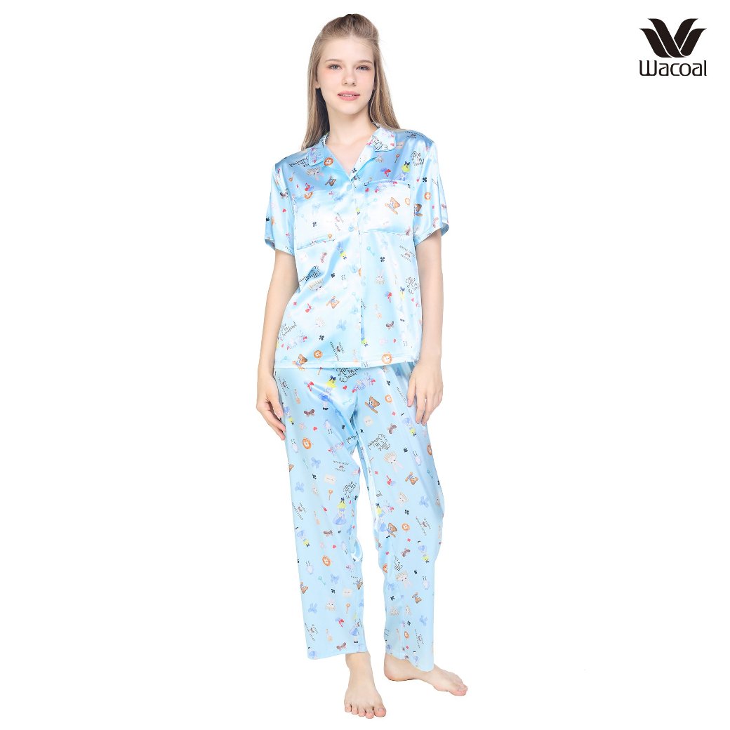 Wacoal X Meraki Alice Collection เซทชุดนอนกันโป๊แขนสั้น ขายาว ลายอลิซ รุ่น WN7D33 สีฟ้า (SX)