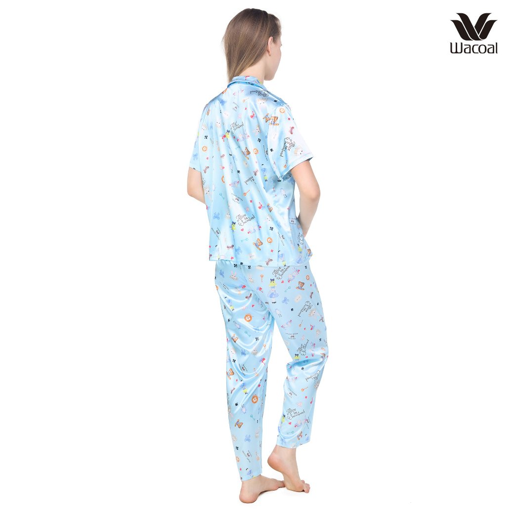 Wacoal X Meraki Alice Collection เซทชุดนอนกันโป๊แขนสั้น ขายาว ลายอลิซ รุ่น WN7D33 สีฟ้า (SX)