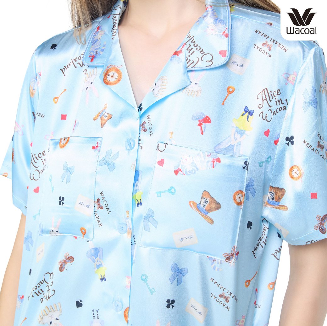 Wacoal X Meraki Alice Collection เซทชุดนอนกันโป๊แขนสั้น ขายาว ลายอลิซ รุ่น WN7D33 สีฟ้า (SX)