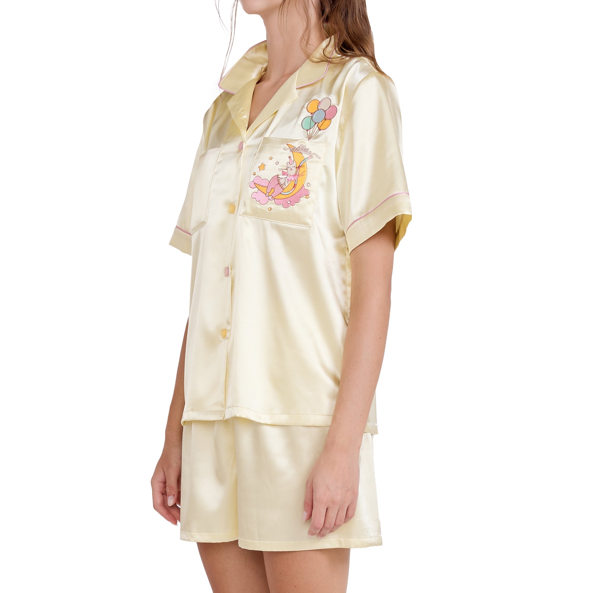 Wacoal Millie & Friends Circat Collection ชุดนอนกันโป๊ รูปแบบเสื้อแขนสั้น กางเกงขาสั้น รุ่น WN7D38 สีเหลือง (LM)