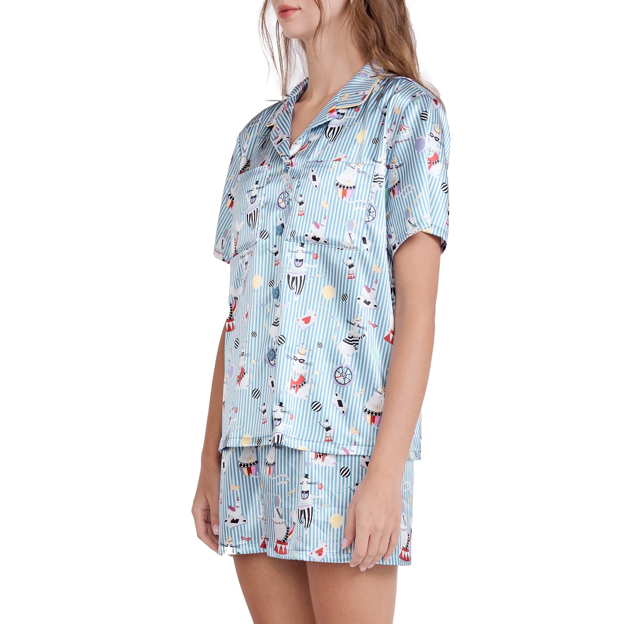 Wacoal Millie & Friends Circat Collection ชุดนอนกันโป๊ รูปแบบเสื้อแขนสั้น กางเกงขาสั้น ลายริ้ว รุ่น WN7D42 สีฟ้า (BU)