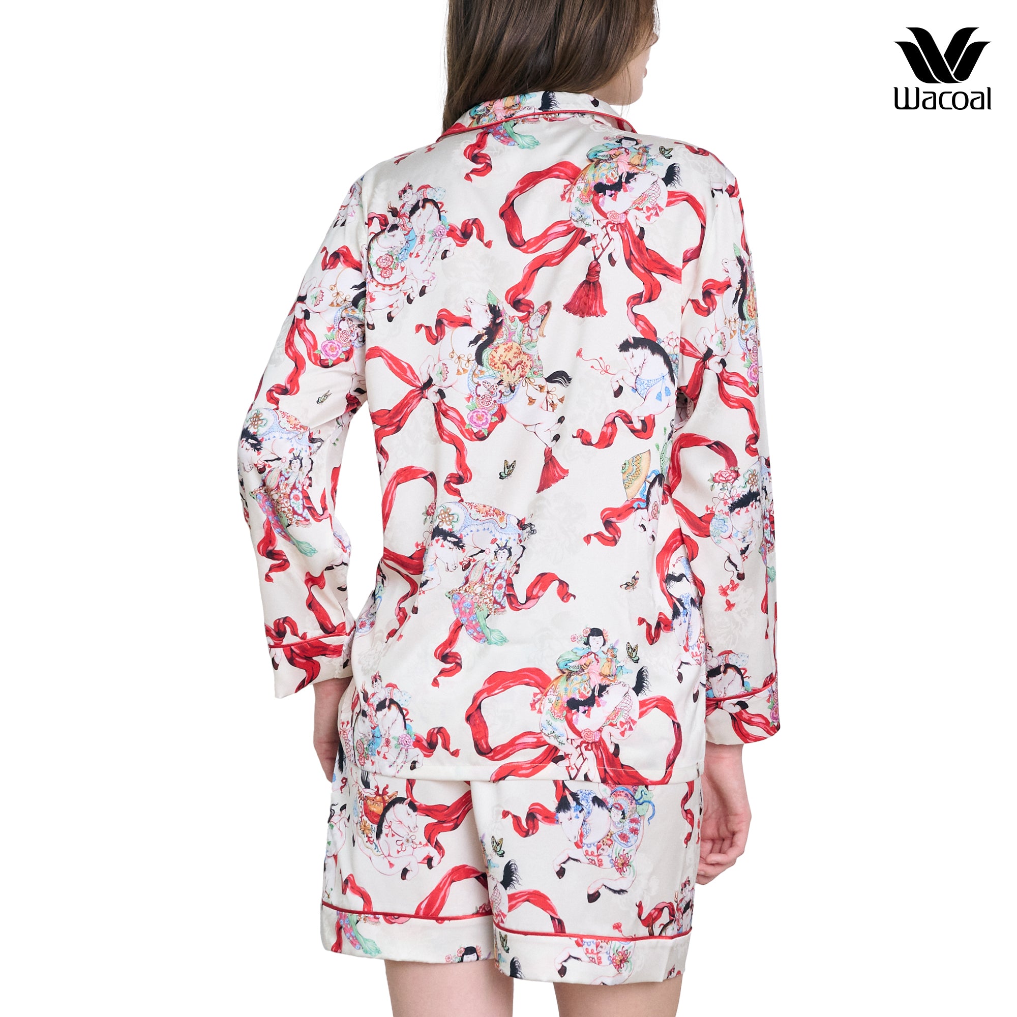 Wacoal X Phannapast ชุดนอนรูปแบบเสื้อแขนยาว กางเกงขาสั้น  รุ่น WN7D59 สีครีม (CR)