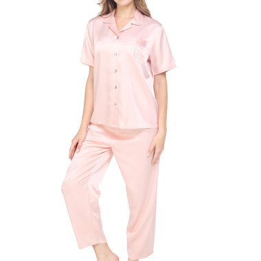 Wacoal Sleep Wear ชุดนอนผ้า Satin Set แขนสั้น ขายาว รุ่น WN7E18 สีชมพูอ่อน  (LC)