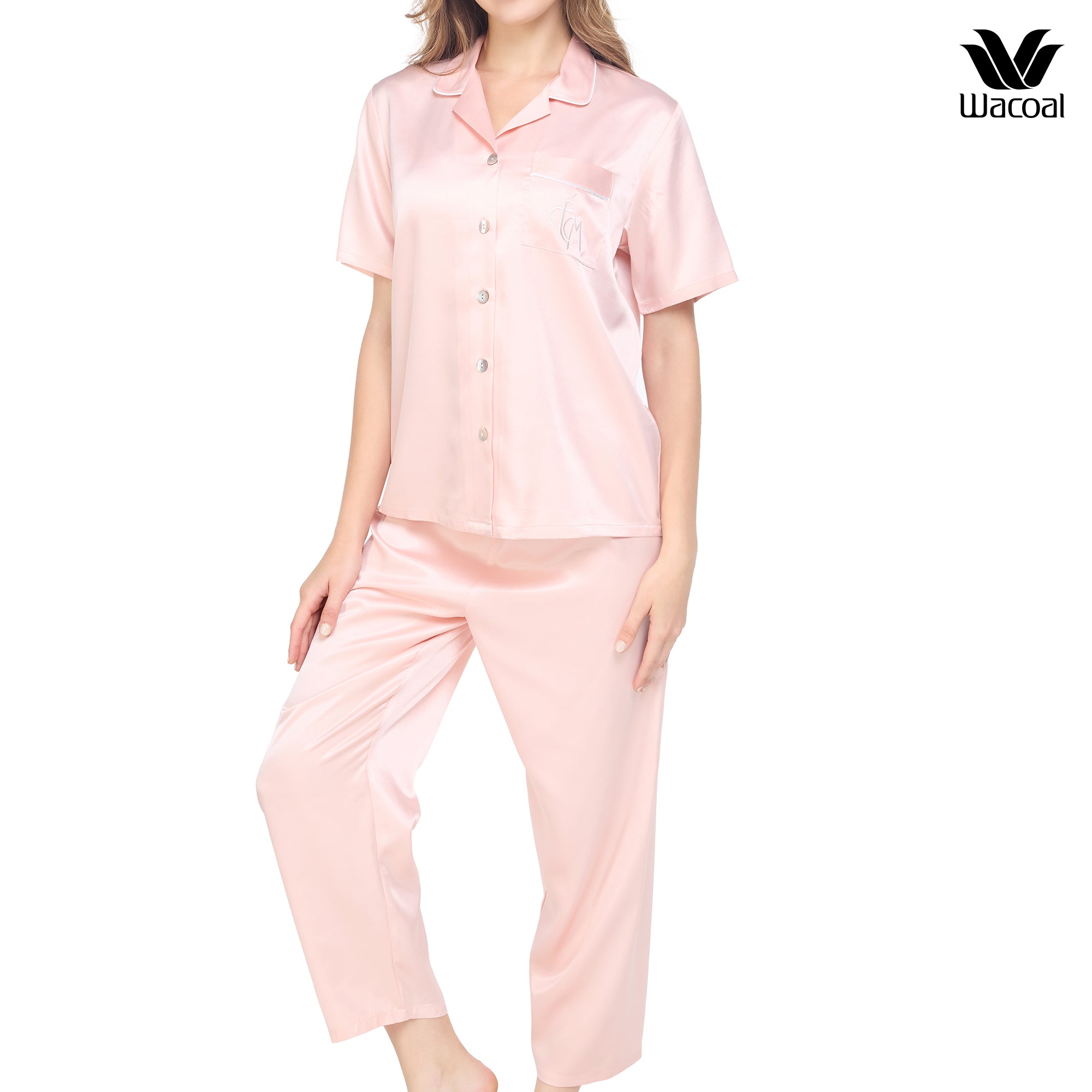 Wacoal Sleep Wear ชุดนอนผ้า Satin Set แขนสั้น ขายาว รุ่น WN7E18 สีชมพูอ่อน  (LC)