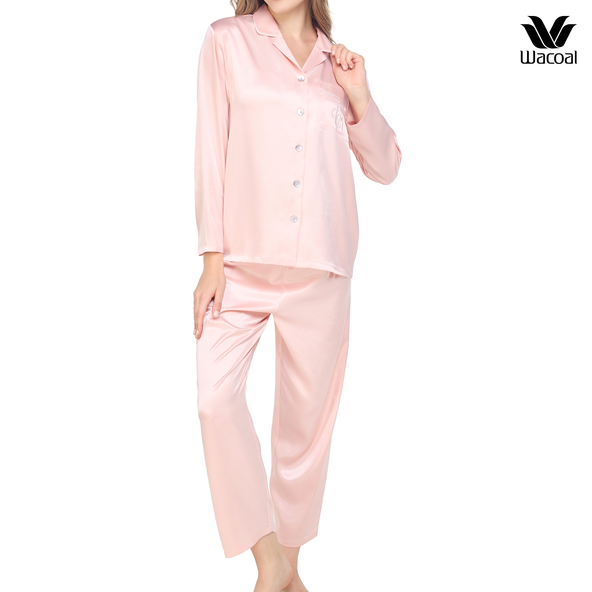 Wacoal Sleep Wear ชุดนอนผ้า Satin Set แขนยาว ขายาว รุ่น WN7E19 สีชมพูอ่อน  (LC)