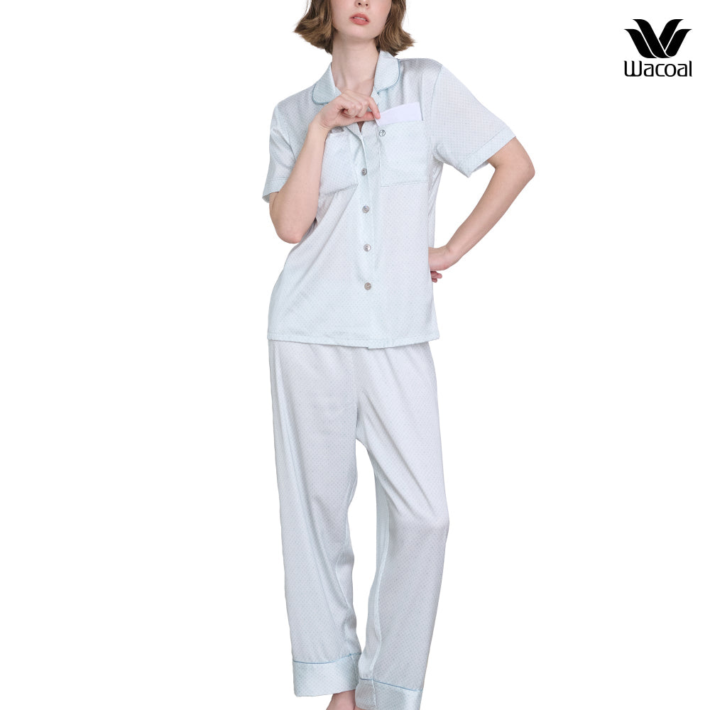 Wacoal Urban comfort ชุดนอนผ้าซาติน แขนสั้น ขายาว รุ่น WN7V26 สีฟ้า (ME)