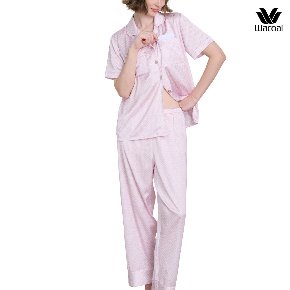 Wacoal Urban comfort ชุดนอนผ้าซาติน แขนสั้น ขายาว รุ่น WN7V26 สีชมพู (PI)