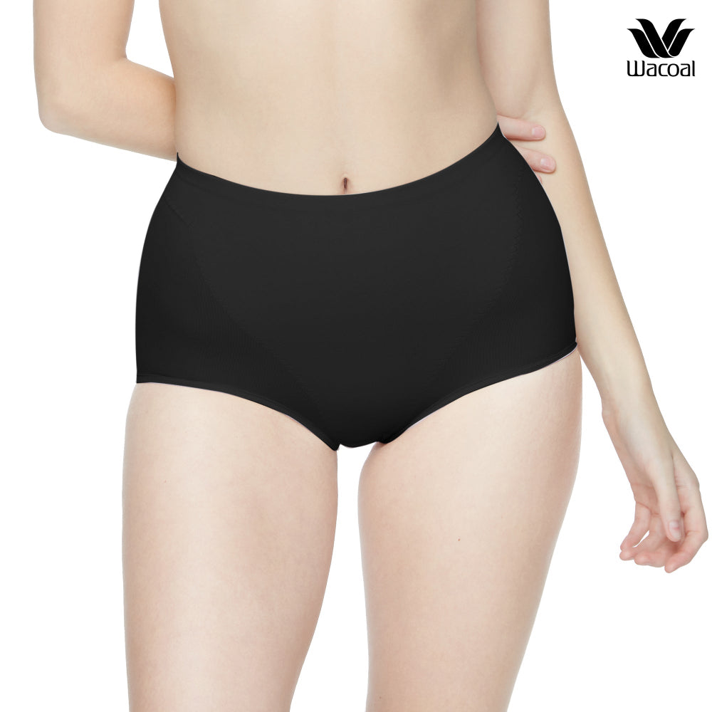Wacoal Gold Panty กางเกงในเพื่อสุขภาพแบบขาสั้น รุ่น WO3116 สีดำ (BL)