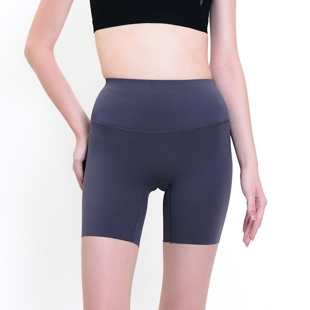 Wacoal Motion Wear กางเกงออกกำลังกายขาสั้น รุ่น WR7129 สีเทาดำ (GF)