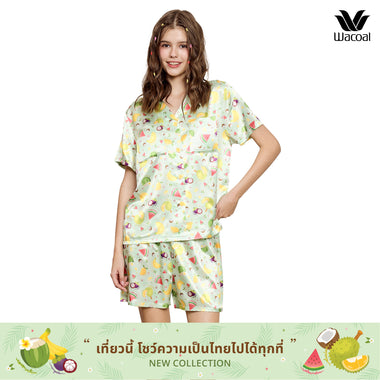 Wacoal Any Thai Any Where Collection วาโก้ ชุดนอนกันโป๊ รูปแบบเสื้อแขนสั้น กางเกงขาสั้น พิมพ์ลายผลไม้ไทย รุ่น WN7V12 สีเขียว (ME)